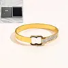 Bracciale rigido di lusso in acciaio inossidabile placcato oro per bracciale da donna Boutique Bracciale gioielli con ciondolo placcato oro di alta qualità nuovo braccialetto regalo da viaggio di compleanno con scatola