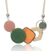 Collares colgantes Moda Collar de fibras vegetales hecho a mano para mujeres Colgantes tejidos de bambú Regalos de joyería para mujeres