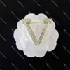 Épingles creuses Cristal Diamant Broche De Luxe Designer Bijoux pour Femmes Or Argent Lettre Broches Hommes Classique Marque Breastpin Costume Robe Ornement