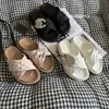 Designer Tidig vår Big C-knapp Cross Flip-Flops Importerad diamantkontroll Tygläder Outsole Casual Flip-Flops Storlek 35-41