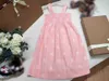 Novas crianças camisola vestido designer menina saia tamanho 100-160 branco cavaleiro padrão imprimir roupas de bebê linda criança rosa vestido jan20