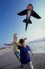 Vliegeraccessoires Sterke Black Shark-vlieger met lange kleurrijke staart! Enorme haaienvliegers voor beginners voor kinderen en volwassenen, geleverd met touw en handvat