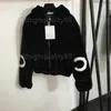 Jacken Damen Mantel Designer Damen Jacke Leder Stickerei Buchstaben Nachahmung Nerz Pelz Langärmelige Kapuzenmäntel Hübsche luxuriöse schwarze Jacken Damen Kleidung