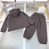 Crianças fatos de treino outono novas roupas de bebê tamanho 100-160 designer de pelúcia conjunto com capuz pulôver e amarrar calças esportivas 15 de janeiro