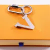 Menas de moda designer de cadeia de chaves mulher v Hang Kichain Gold Silver Luxury Key Ring Letter Brand Brand Key Pinging Llavero Classics Chaveiro