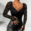 Kvinnors blusar Kvinnor Slim Fit Top Stylish Woman Sexig blussamling Mock Neck Square Collar Tee Shirt med spetsstygppärlor