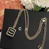 Colliers pendentif de luxe noir Designer Boutique Collier en cuivre Collier cadeau de couple pour femmes Conçu pour les femmes Charme Nouveaux bijoux Longue chaîne avec boîte à bijoux