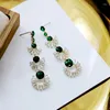 Pendientes colgantes Vintage Moda tradicional Forma de abanico múltiple Piedra de circonio cúbico verde Gota larga Joyería de fiesta para mujer Color dorado