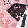Tasarımcılar Kadın Yün Eşarpları İçin Eşarp Kış Lüks Kaşmir Eşarp Erkek Kadın Kadın High End Klasik Mektup V Desen Pashmina Şal Neckerchiefs Hediye Uzun Sarar
