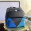 Nova versão M30735 Discovery Backpack Finamente gravado Taiga Leather Man Backpack Messenger Boly Body PM PM Mens Backpack Bags293L