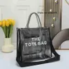 Designer Totes Clear PVC Stor märkt Tote Bag Designer Mesh Axel Purses Transparenta Women Jelly Hand Bag Casual Beach SH237K