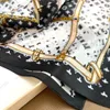 2024 Kvinnor Silk Scarf Designers For Women Men Top Brand Classic L Letter Print Chain Buckle pannband Square Silk Twill Hijab Ring Birthday Present Easy Match Soft 50*50cm