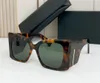 مصمم أزياء M119 Blaze Sunglasses للنساء على شكل فراشة كبير الحجم