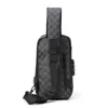 Nowa designerska torba na klatkę piersiową dla mężczyzn Pakiet wielofunkcyjny na ramię Crossbody Bag anty-kradzież Krótka torba Mężczyzna USB Portfel