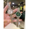 Agente de microempresas de comércio exterior transfronteiriço envia Lao Jia diamante incrustado circular elegante mostrador de quartzo fabricante de relógios femininos fornecimento por atacado no atacado