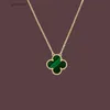 Fashion Pendant Necklaces for Women Elegant 4/four Leaf Clover Locket Necklace Highly Quality Choker Chains Designer Jewelry 18k Plated Gold Girls Gift C1O8