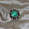 Broches Middeleeuwse Vintage Emaille Drip Olie Ronde Imitatie Smaragd Parel Corsage Jas Windjack Pin Dames Kleding Accessoires Geschenken