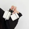 Mobiele telefoon hoesjes Luxe metalen lederen hoes Leuke oortelefoonhoes voor Airpods 1 2 3 met polsband Case voor Airpods Pro 2 Oplaaddoos Zachte hoes