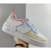 2024 Nouveau contraste de couleur à la mode Dames Chaussures de robe décontractée Femmes Sports à semelles épaisses Loisirs Skateboard Étudiant Baskets Lettres pour femmes