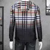 Vestes pour hommes Veste de station européenne hommes automne mode tendance plaid veste de baseball décontractée version coréenne coupe ajustée grande taille veste mince