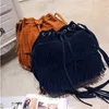 Moda retrò finta pelle scamosciata con frange Borse a tracolla da donna Borsa a mano Borsa a tracolla con nappa Borsa a tracolla con nappa Secchiello 240124