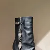 Explosion hot Demi-bottes compensées Patti pour femmes 1AACCT Cuir de chèvre grainé noir Sangle réglable Double zip Talon compensé à clous argentés Semelle extérieure en cuir Compteur avec boîte