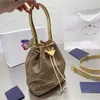 Mini Nylon Eimer Bag Shiny Diamonds Handtaschen Frauen Crossbody Dinner -Taschen Strass Triant Dreieck Pailletten Totes Vollwasserbohrer285g