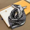 2024 Kvinnor Silk Scarf Designers For Women Men Top Brand Classic L Letter Print Chain Buckle pannband Square Silk Twill Hijab Ring Birthday Present Easy Match Soft 50*50cm