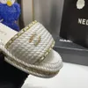 Zapatillas de plataforma de lujo tejido de punto diapositivas de diseñador canales sandalias planas de mujer mulas de playa de verano moda comodidad dama chanclas zapatos