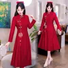 Collectie etnische kleding Moderne verbeterde geborduurde cheongsam met lange mouwen Chinese traditionele rode bruiloft Qipao-jurk Plus-maat dames