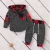 Abiti firmati per bambini Ragazzi Tute scozzesi Camo Felpe con cappuccio a righe Pantaloni Set di abbigliamento Patchwork Cappotto floreale Pantaloni Abiti Autunno Casual BJ