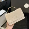 Camellia woc Flap Femmes Sac à bandoulière 19cm Gold Hardware Emblem Luxury Handsbag Fleurs vintage Handle Coin Purse Trend Trend Embsty Clutch Suitcase Sacoche Key Pouche