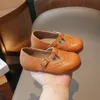 Leren schoenen voor babymeisjes Lente Koreaanse stijl Zachte antislip Ondiepe Mary Janes Ademende kinderen Flats voor school Schattig PU 240122