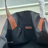 デザイナーホボショッピングバッグの女性ショルダーバッグミアミウ豪華な牛革アンダーアームサッチェルハンドバッグファッション大規模容量トートバッグ