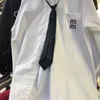 Chemisier blanc de haute qualité pour femmes, nouveau design, style petit ami, ample, avec cravate, lettre imprimée, chemise SML