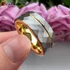 Bandas MenBand Anillo de martillo de moda de 8 mm para hombre y mujer Anillo de boda de compromiso de tungsteno plano Ajuste cómodo con ranura compensada