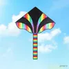 Acessórios para pipa YongJian Rainbow Kite Poliéster Kite Arco-íris colorido Fácil de voar Delta Kite Atividades de jogos ao ar livre com corda de pipa de 100m