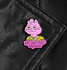 Carolyn émail broche dessin animé série TV broches pour chemise revers sac à dos bannière Badge rose chat dame bijoux cadeau pour Friends9299187