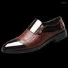 Scarpe eleganti da uomo di lusso, casual, in pelle verniciata, alla moda, con tacco basso, eleganti mocassini in stile britannico