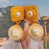 Dingle örhängen franska lyxiga vintage stekt deg vridningar blockera inlagd pärlhänge för kvinnor nisch design charm mode smycken