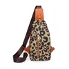 Sacos de cintura casual saco de peito feminino nova moda padrão leopardo crossbody saco de peito viagem lazer pequena mochila