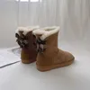 Chaussures habillées Haute qualité 2022 femmes bottes de neige véritable laine hiver bottes chaudes véritable peau de mouton en cuir fourrure naturelle antidérapante femmes bottes 34-44L231228