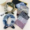 Sjaals Lente Vintage Print Tie Dye Hoofddoek Multifunctionele kledingaccessoires voor dames Vierkante sjaal Halsdoek Tulband