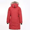 Piumino lungo da donna invernale canadese in vera pelliccia di coyote Kensington Parka in piumino d'oca caldo classico con cappuccio