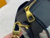 2024 Tasarımcı Tote Çanta Trend Çanta Klasik Kadınlar Omuz Messenger Çantası Sıradan fermuar el çantası lüks açık 46803