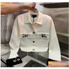 Chaquetas para mujer 2023SS Diseñador para mujer Top Calidad Solapa Moda Pecho Bolsillo Slim Fit Blanco Bordado Impreso Hebilla de metal Punto DH8H5