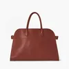 Femmes The Row Sac en cuir Margaux15 Botes de grande capacité Luxury Margaux 10 Handbag Park Tote Designer Camdem Flat Sprpe Strap Ferme Soft Terrasse Purse