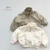 28t韓国の子供服秋の春のコート男の子薄いジャケットの女の女の子の日焼け止めは女の子のためのキッズジャケットをコート240122