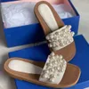 2024 Mulheres Goldie Slide Chinelos Flat Pearl Sandálias Vintage Squared Toe Couro Designer Chinelos Marca Elegante Sandália Bege Preto 5 Cores Top Quality Com Caixa