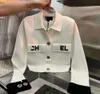 2024SS Designer Femmes Vestes Top Qualité Revers Polo Mode Poitrine Poche Slim Fit Blanc Broderie Imprimé Boucle En Métal Tricoté Cardigan À Manches Longues Vestes 29